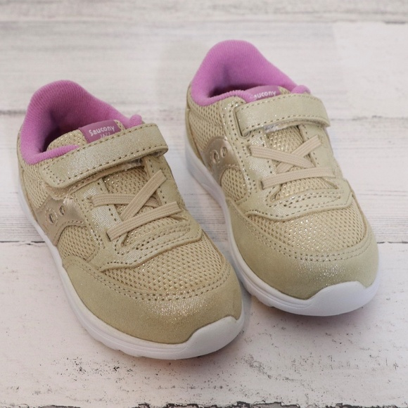 NEW - Saucony Baby Jazz Lite Sneaker in Gold Sparkle 6.5 WIDE  new without box - Picture 1 of 4
